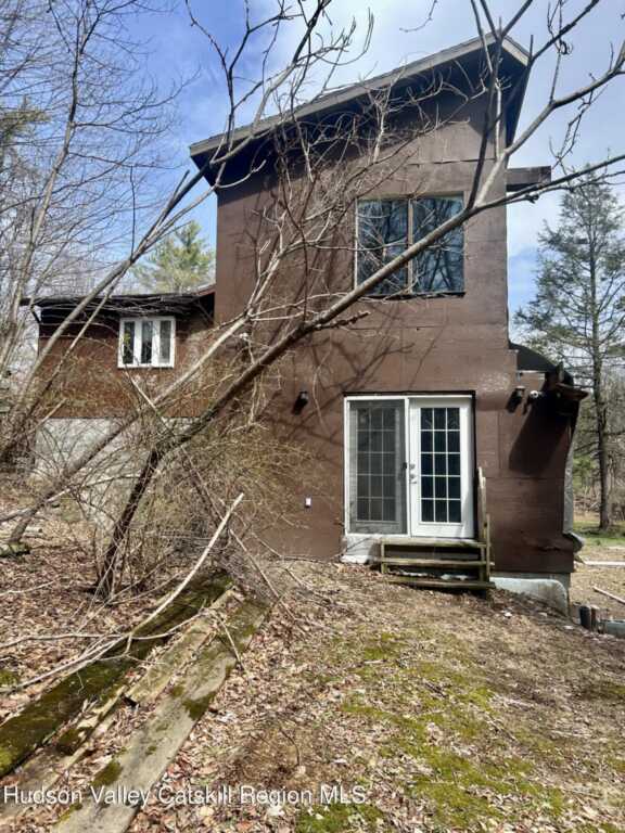 6 Riverbend Road, Saugerties, NY 12477 - Photo 2 of 16