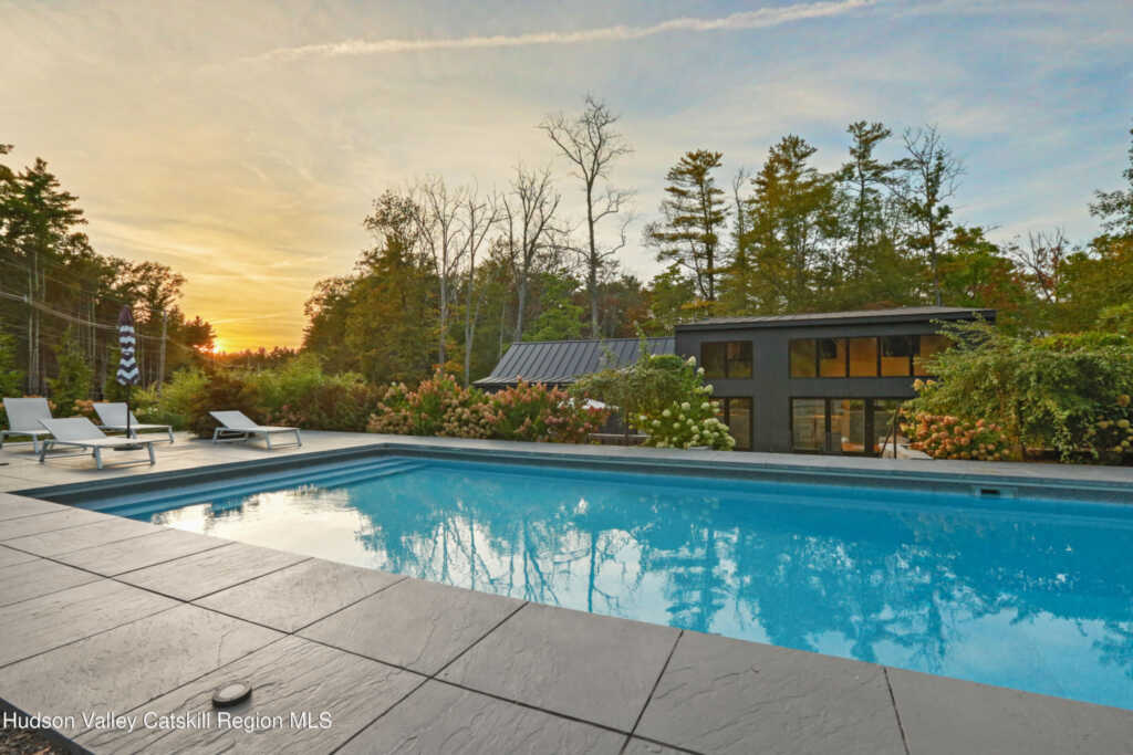 106 Chestnut Hill Road, Woodstock, NY 12498