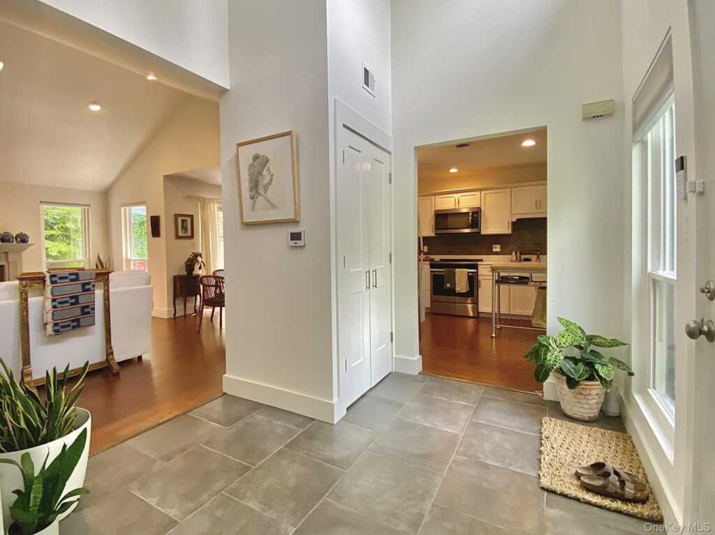 21 North Loop, Rhinebeck, NY 12572 - Photo 11 of 24