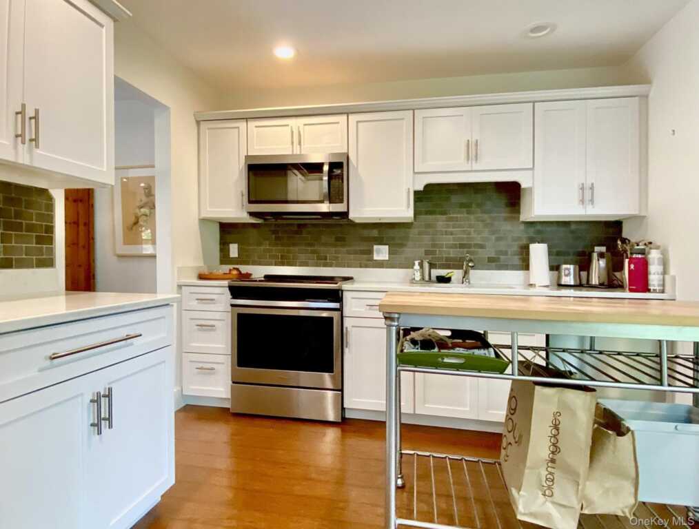 21 North Loop, Rhinebeck, NY 12572 - Photo 4 of 24