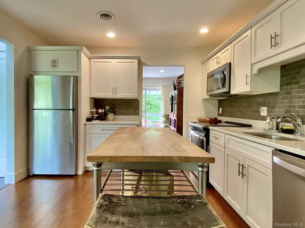 21 North Loop, Rhinebeck, NY 12572 - Photo 5 of 24