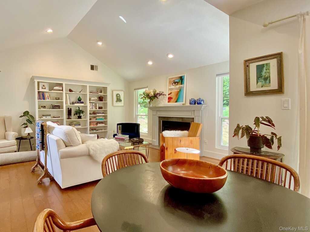 21 North Loop, Rhinebeck, NY 12572 - Photo 7 of 24