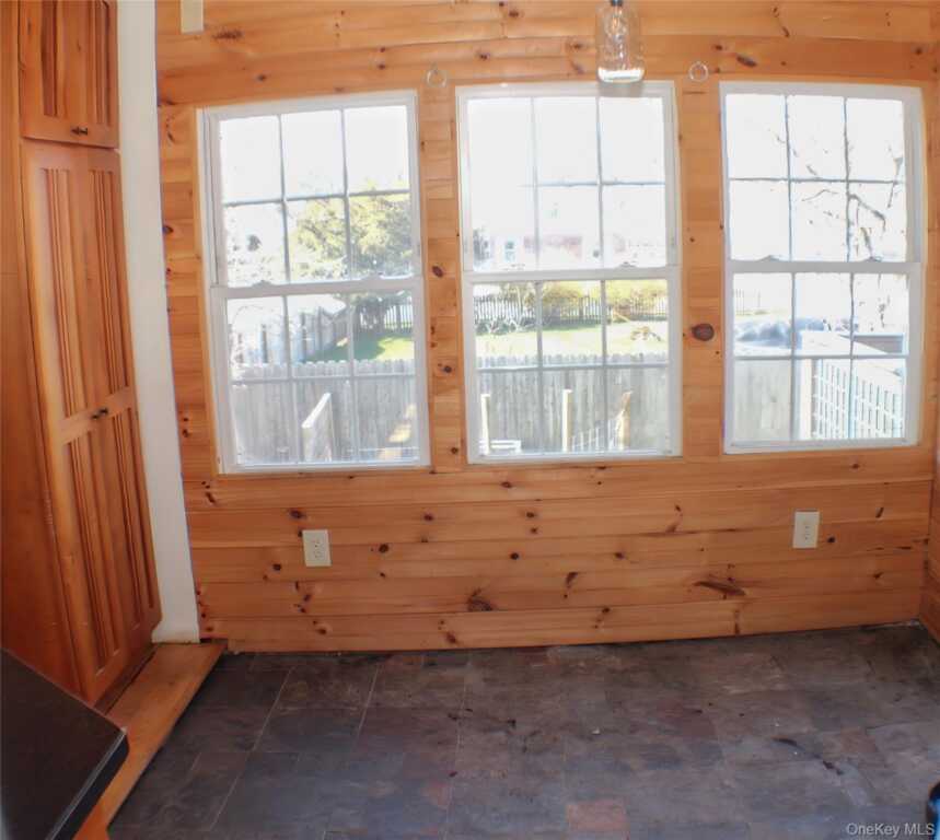 295 Lucas Avenue, Kingston, NY 12401 - Photo 10 of 29