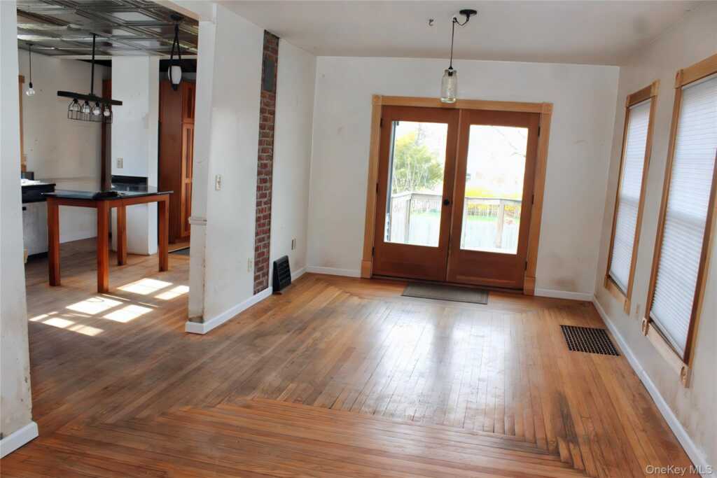 295 Lucas Avenue, Kingston, NY 12401 - Photo 12 of 29