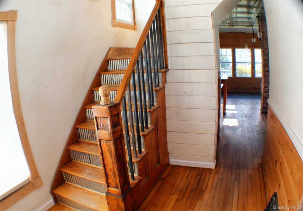 295 Lucas Avenue, Kingston, NY 12401 - Photo 16 of 29