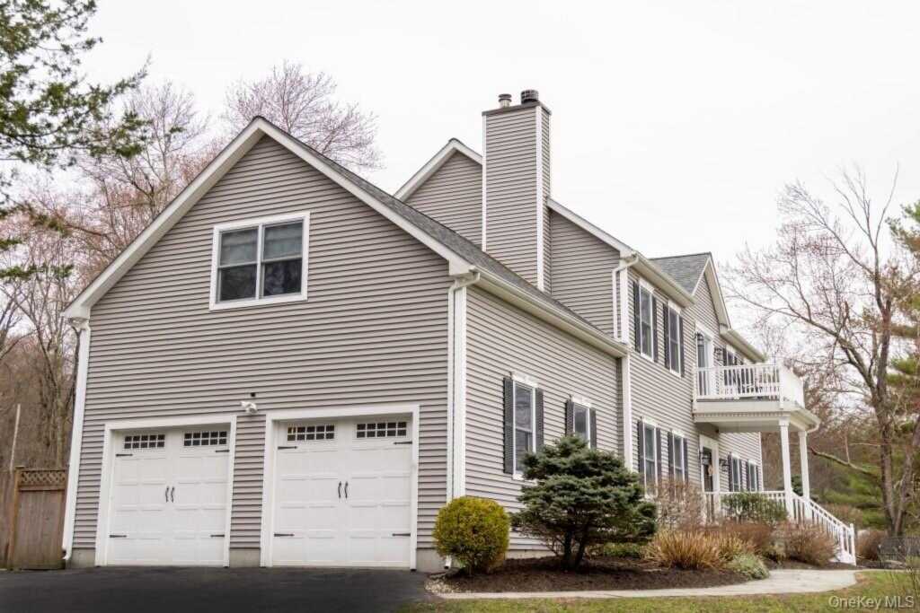 12 Ann Drive, Rhinebeck, NY 12572 - Photo 2 of 36
