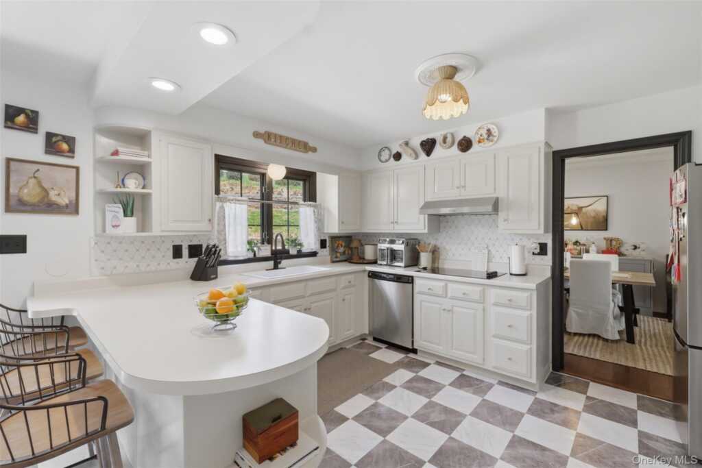 7 Kerr Road, Rhinebeck, NY 12572 - Photo 13 of 43