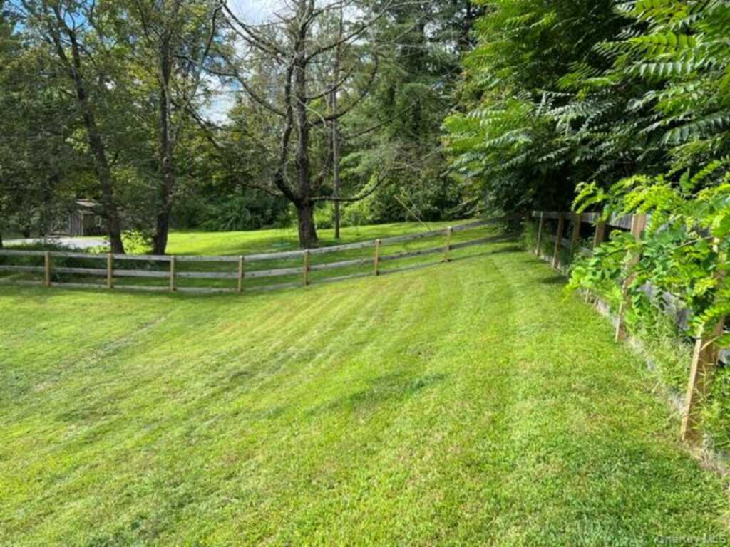 7 Kerr Road, Rhinebeck, NY 12572 - Photo 38 of 43