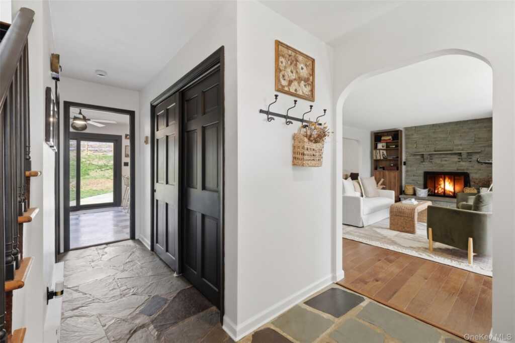 7 Kerr Road, Rhinebeck, NY 12572 - Photo 4 of 43