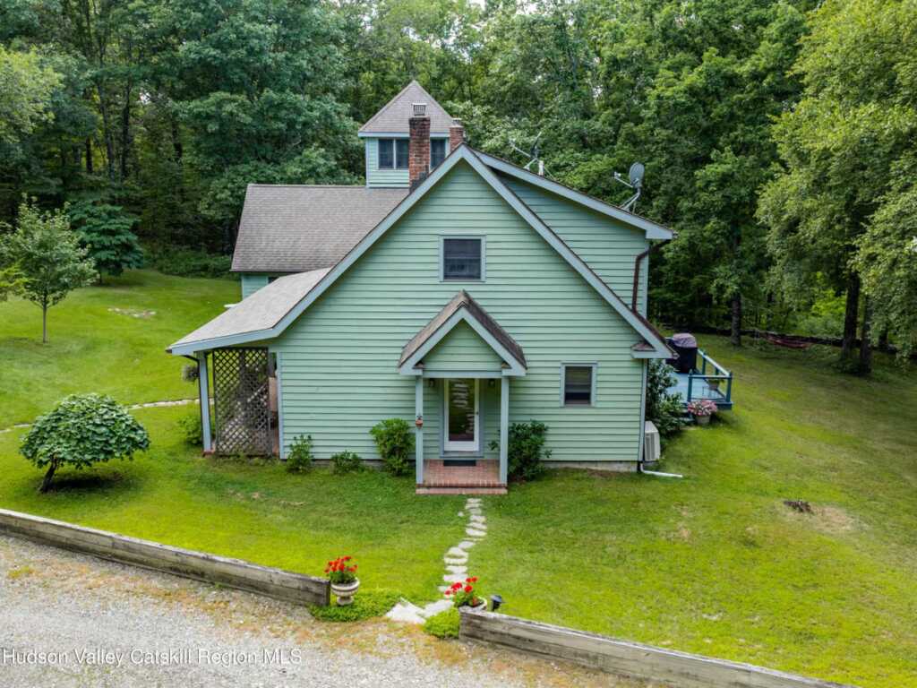 74 Hilltop Road, Rhinebeck, NY 12572 - Photo 14 of 45