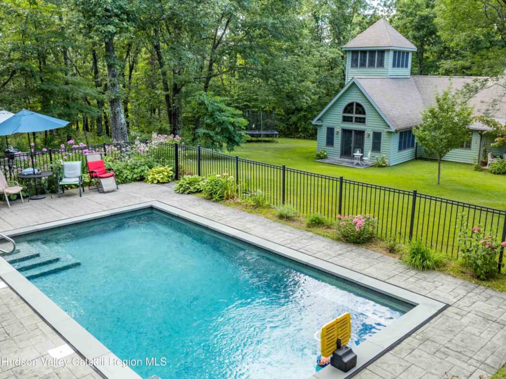 74 Hilltop Road, Rhinebeck, NY 12572 - Photo 4 of 45