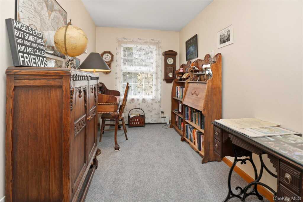 8 Robbins Lane, Saugerties, NY 12477 - Photo 15 of 32