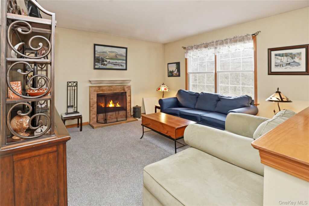 8 Robbins Lane, Saugerties, NY 12477 - Photo 24 of 32