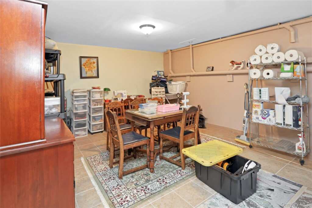 8 Robbins Lane, Saugerties, NY 12477 - Photo 26 of 32