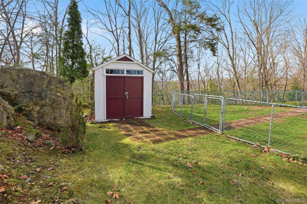 8 Robbins Lane, Saugerties, NY 12477 - Photo 27 of 32