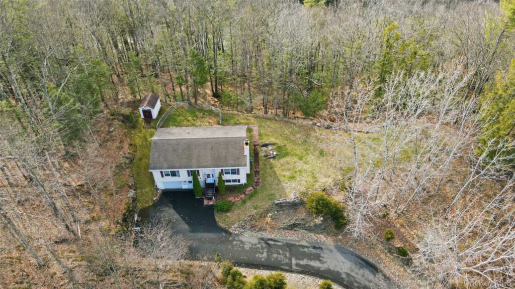 8 Robbins Lane, Saugerties, NY 12477 - Photo 5 of 32