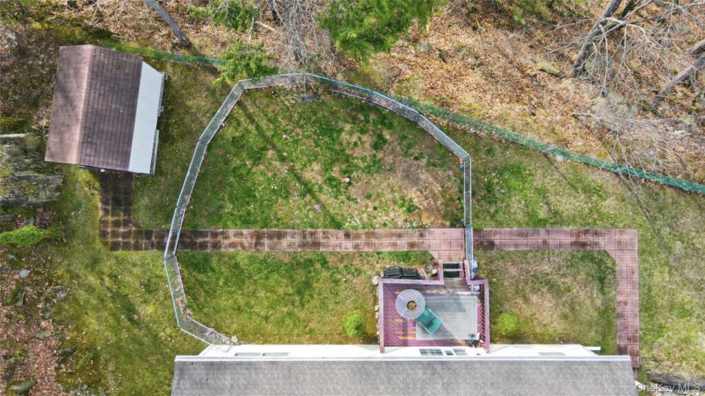 8 Robbins Lane, Saugerties, NY 12477 - Photo 8 of 32