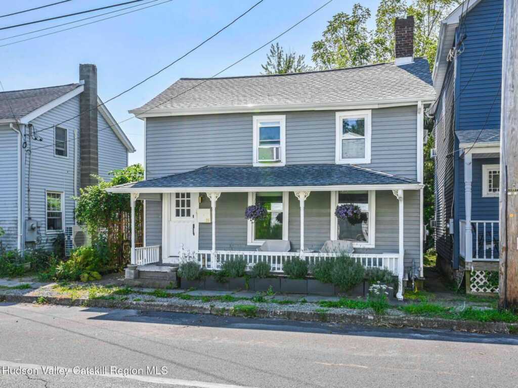 26 Russell Street, Saugerties, NY 12477 - Photo 2 of 50