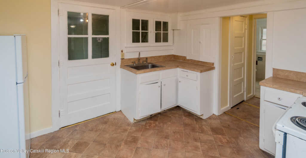 131 Station Road, New Paltz, NY 12561 - Photo 6 of 31