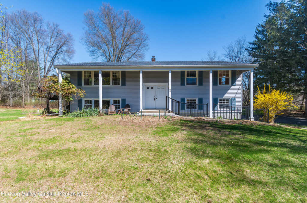 7 Lynn Place, New Paltz, NY 12561