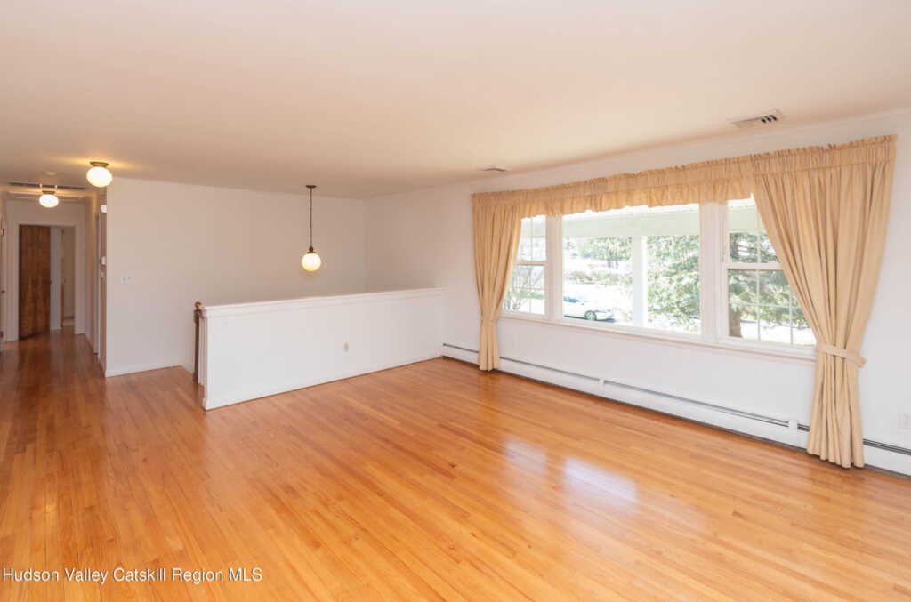 7 Lynn Place, New Paltz, NY 12561 - Photo 11 of 44