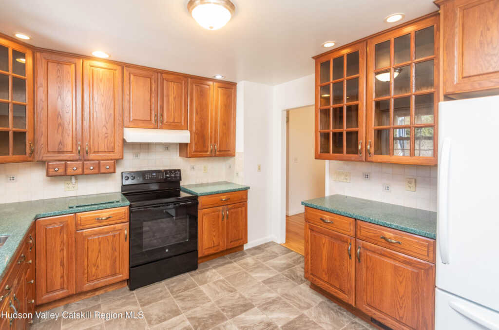 7 Lynn Place, New Paltz, NY 12561 - Photo 19 of 44