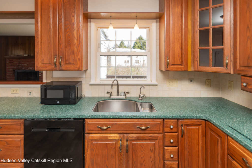 7 Lynn Place, New Paltz, NY 12561 - Photo 21 of 44