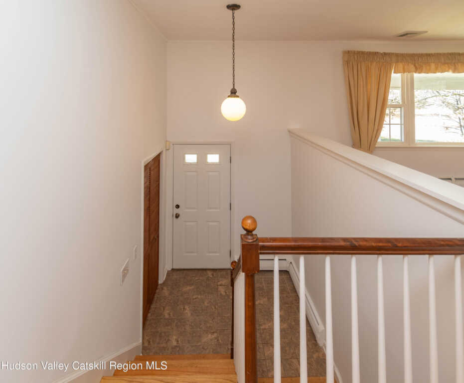 7 Lynn Place, New Paltz, NY 12561 - Photo 6 of 44