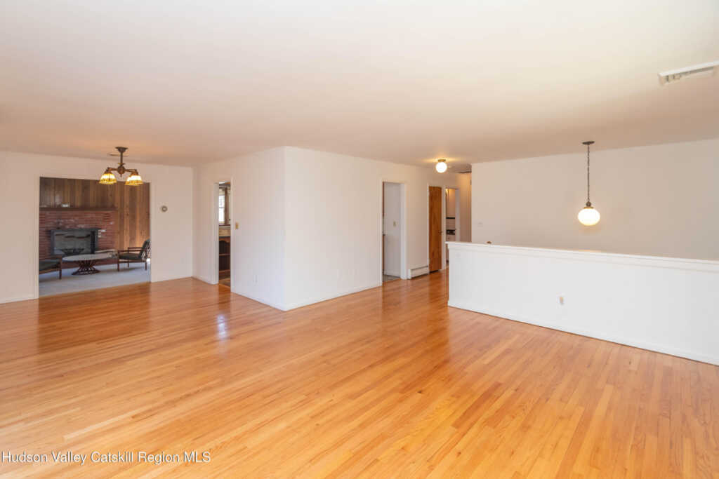 7 Lynn Place, New Paltz, NY 12561 - Photo 9 of 44