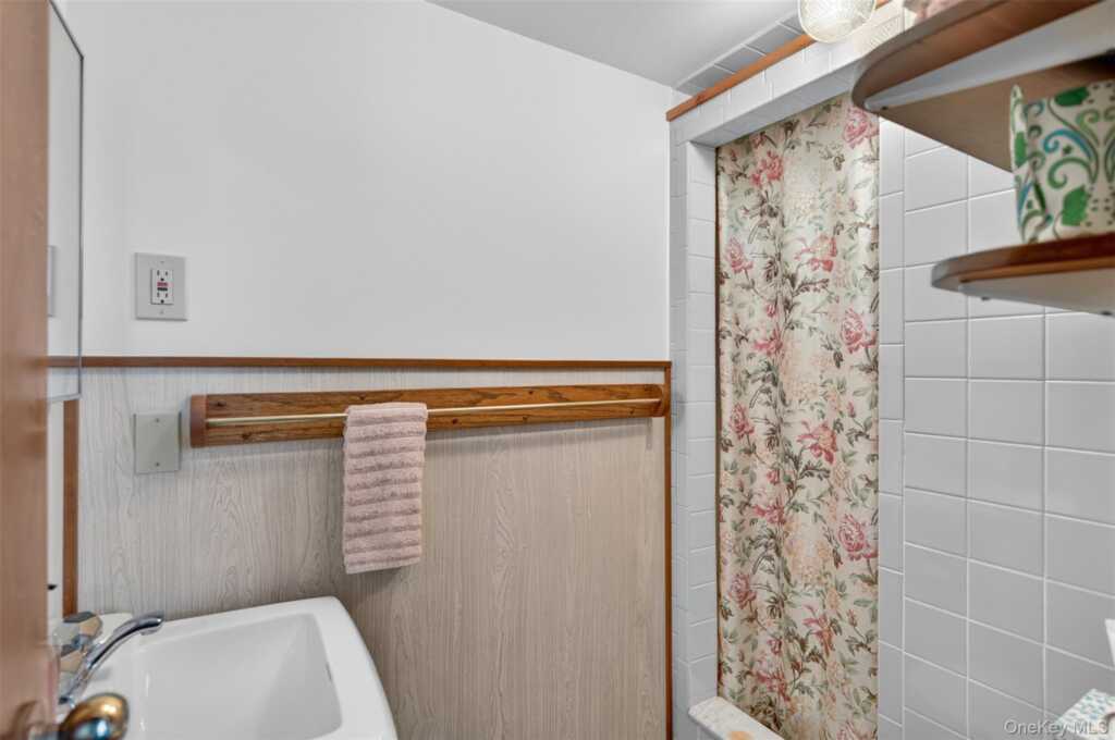 51 Mulberry Street, Rhinebeck, NY 12572 - Photo 12 of 41