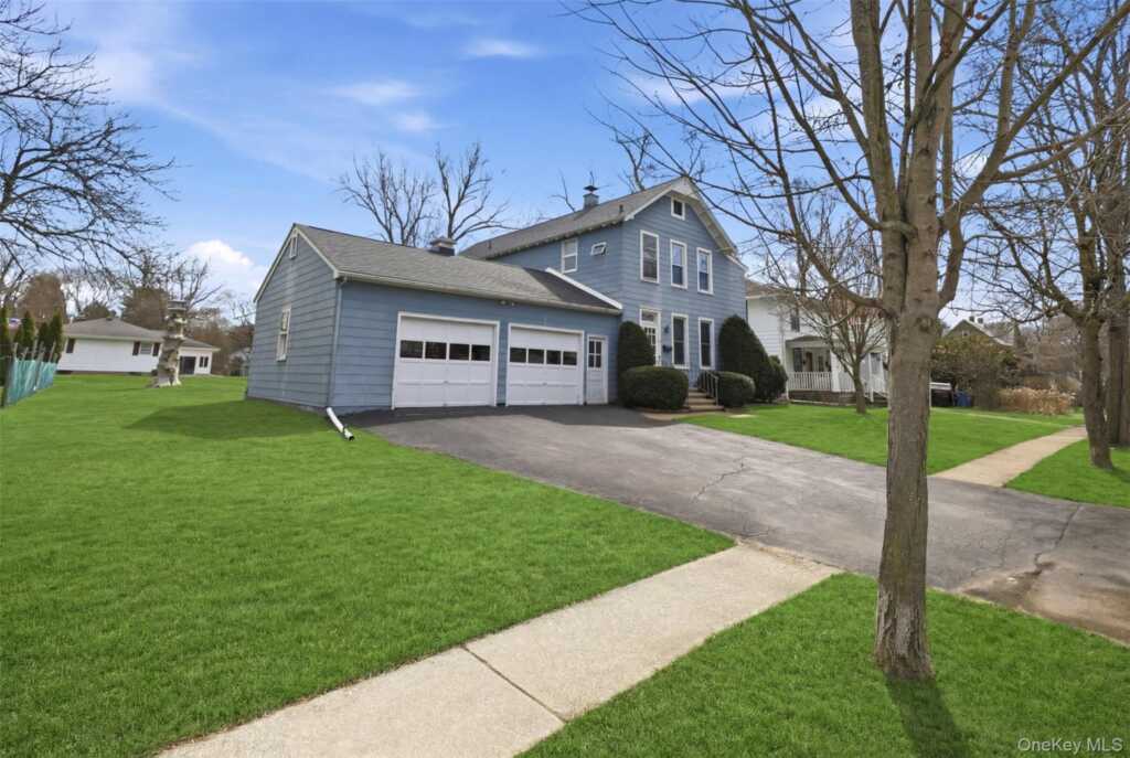 51 Mulberry Street, Rhinebeck, NY 12572 - Photo 2 of 41