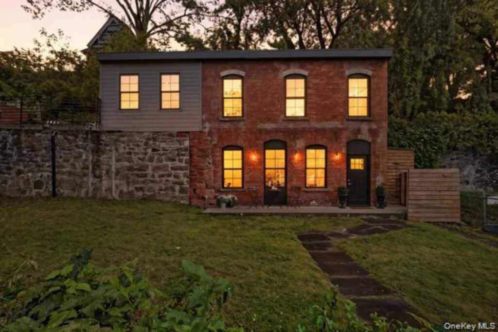 26 Gill Street, Kingston, NY 12401 - Photo 3 of 25