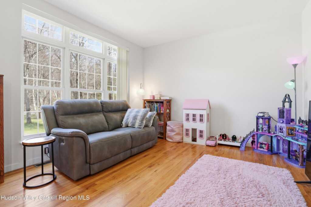 45 Tall Oaks Drive, Kingston, NY 12401 - Photo 10 of 50