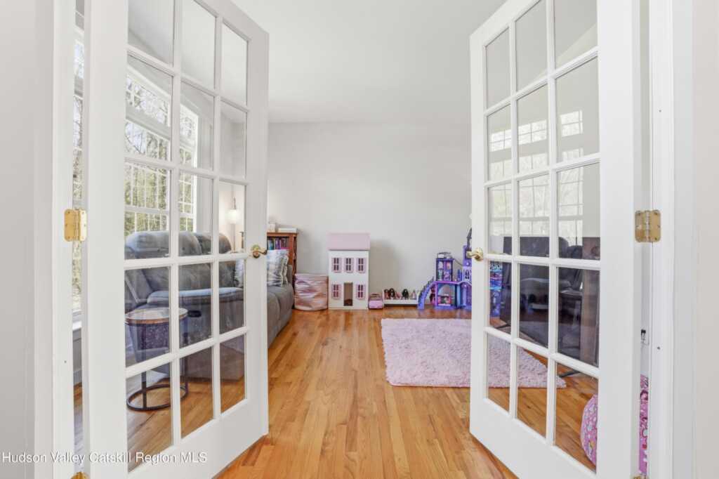 45 Tall Oaks Drive, Kingston, NY 12401 - Photo 9 of 50