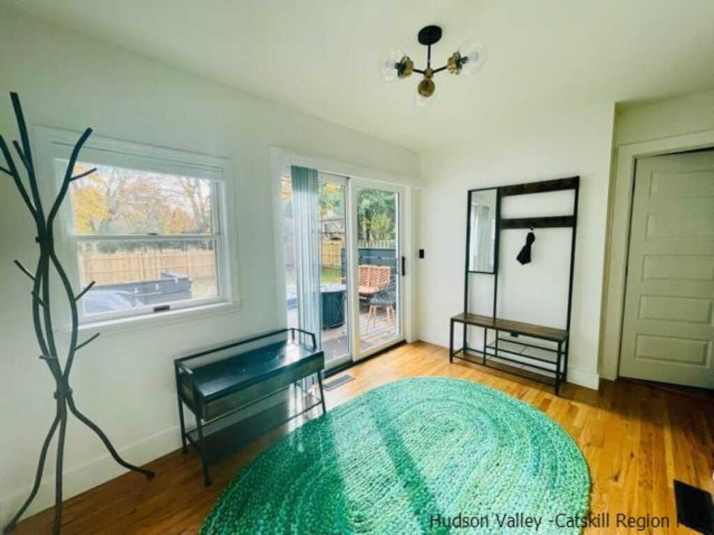 298 Lucas Avenue, Kingston, NY 12401 - Photo 2 of 23