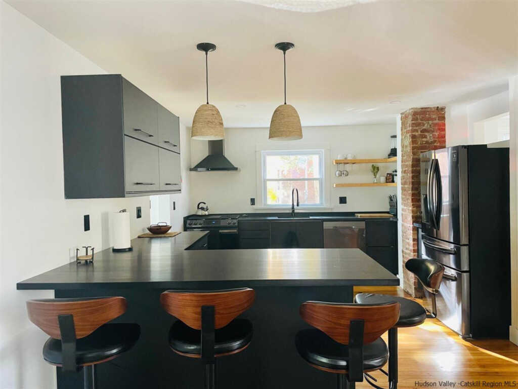 298 Lucas Avenue, Kingston, NY 12401 - Photo 6 of 23