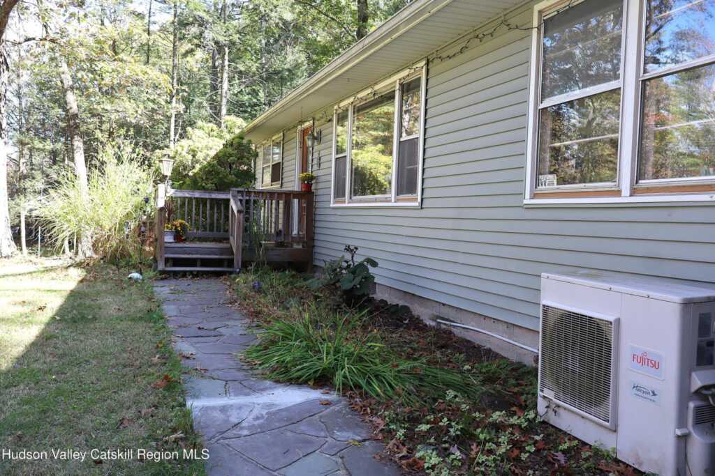 92 Wichtree Road, Woodstock, NY 12498 - Photo 3 of 21