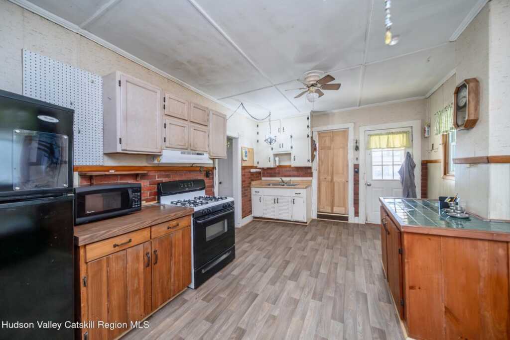 43 2nd Avenue, Kingston, NY 12401 - Photo 5 of 31