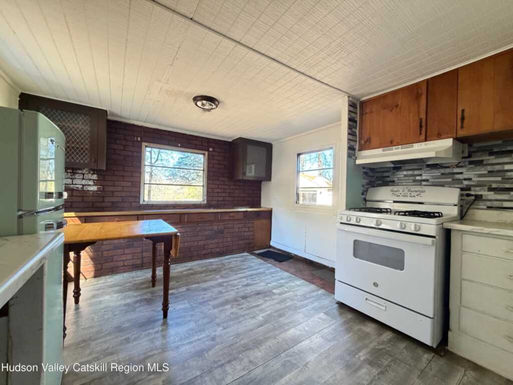 384 Glenerie Boulevard, Saugerties, NY 12477 - Photo 2 of 15