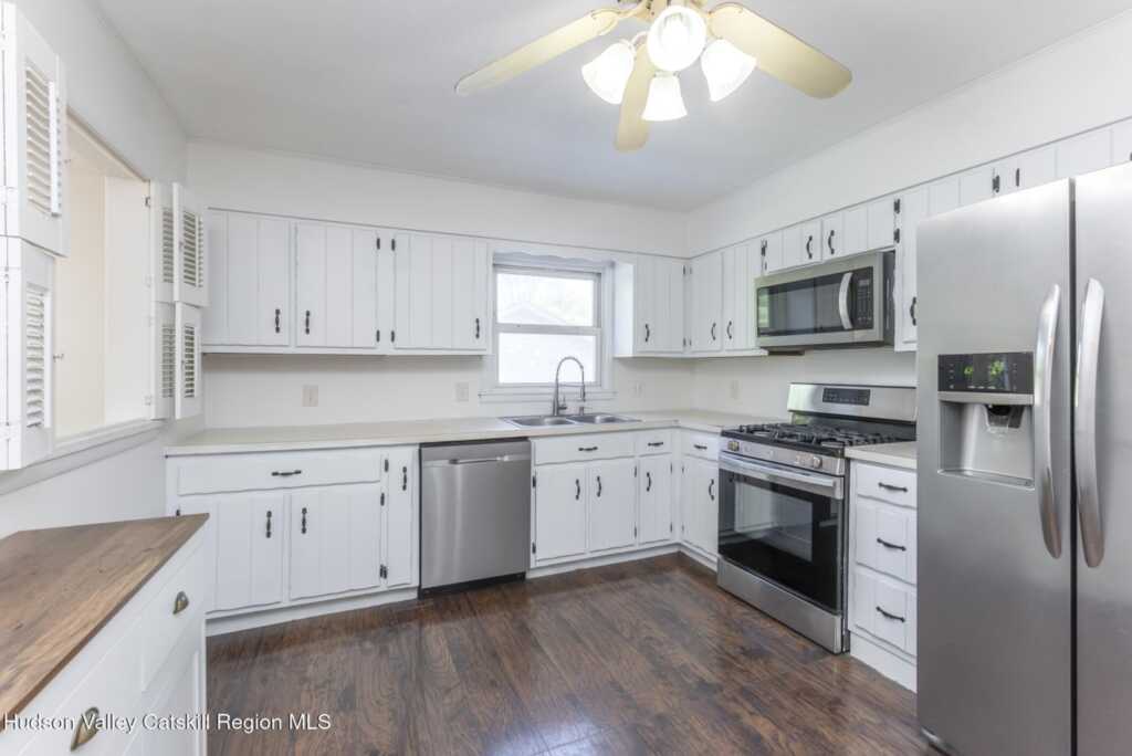 94 Tammany Street, Kingston, NY 12401 - Photo 10 of 50