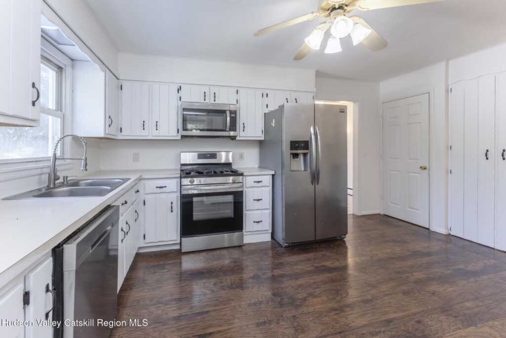 94 Tammany Street, Kingston, NY 12401 - Photo 15 of 50