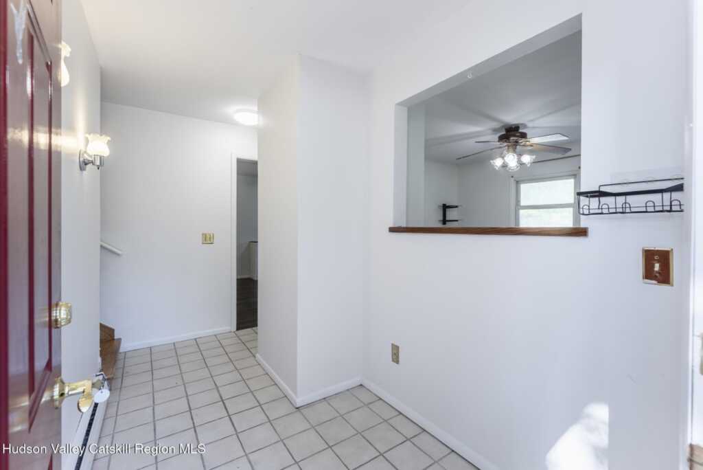 94 Tammany Street, Kingston, NY 12401 - Photo 4 of 50