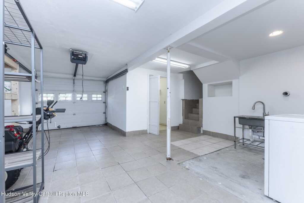 94 Tammany Street, Kingston, NY 12401 - Photo 40 of 50