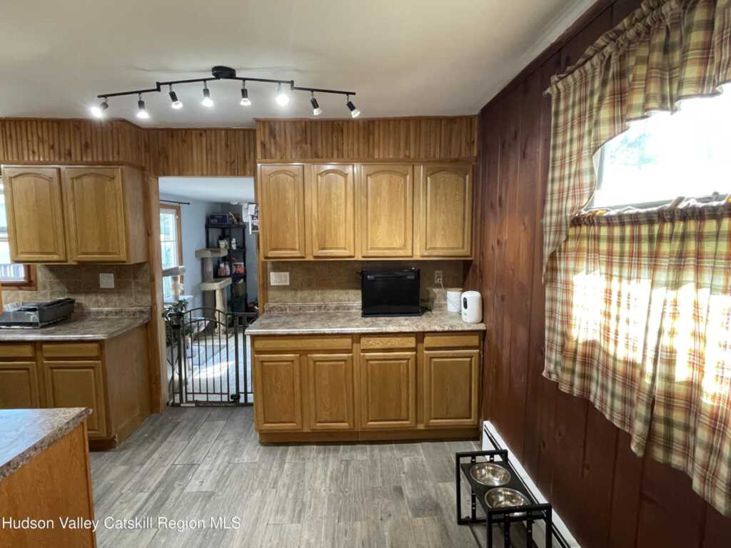 459 Mountain View Avenue, Hurley, NY 12443 - Photo 14 of 29