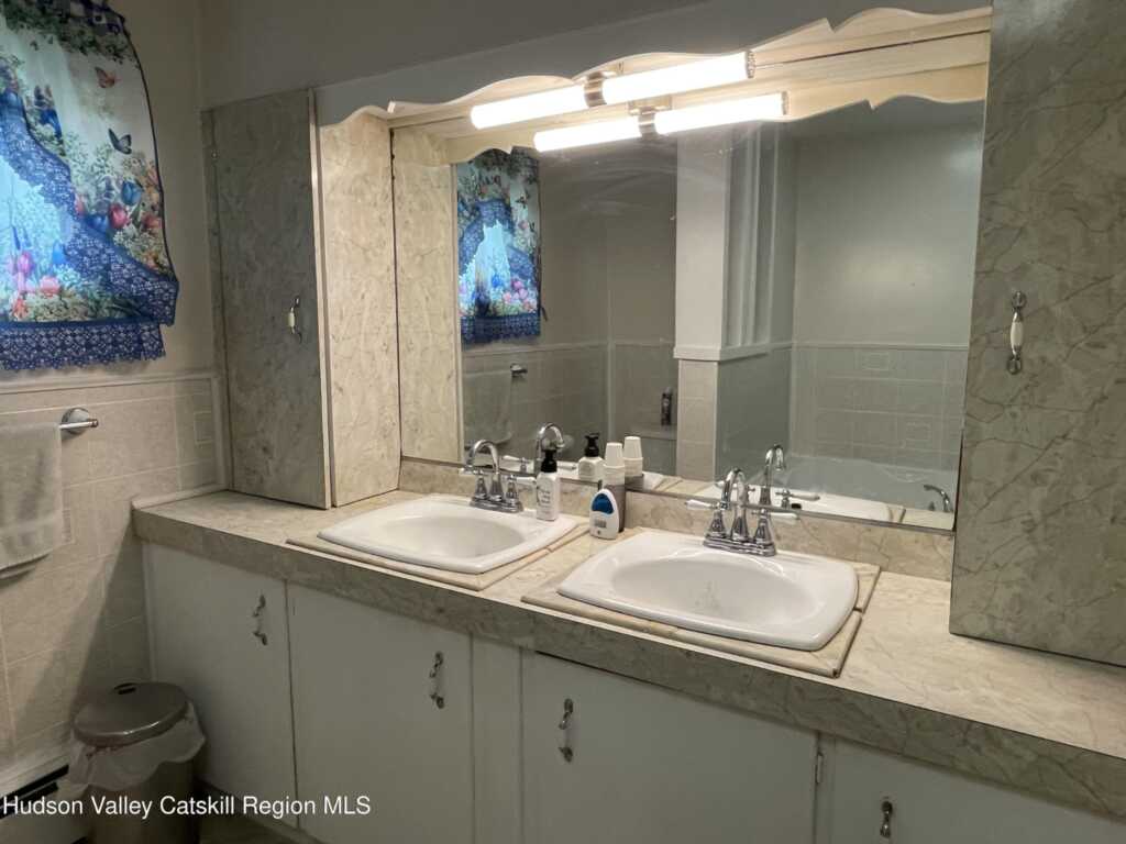 459 Mountain View Avenue, Hurley, NY 12443 - Photo 15 of 29