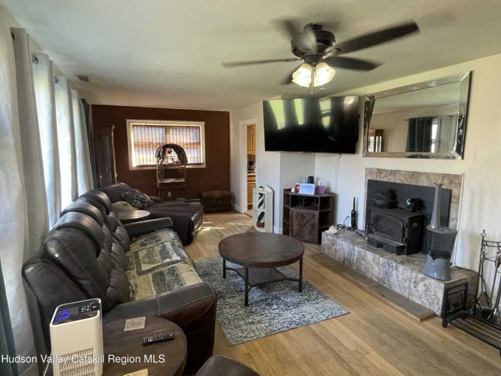 459 Mountain View Avenue, Hurley, NY 12443 - Photo 3 of 29