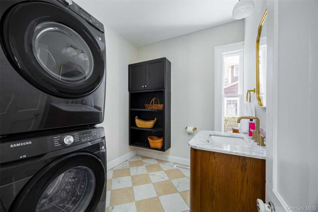 66 Chestnut Street, Rhinebeck, NY 12572 - Photo 11 of 30