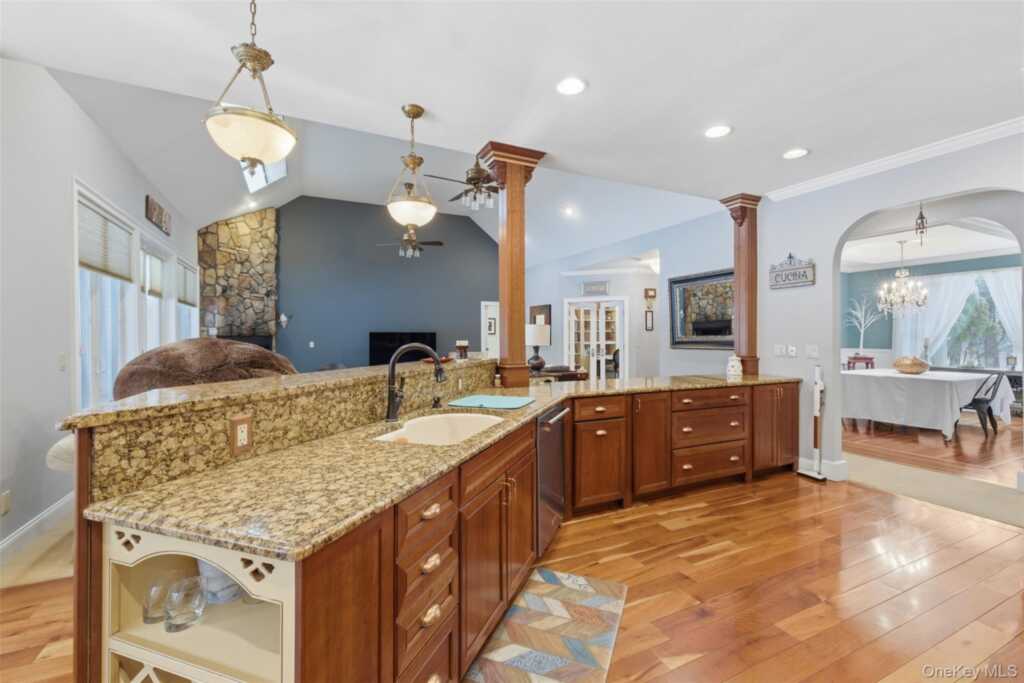 6 Foxwood Road, New Paltz, NY 12561 - Photo 10 of 37