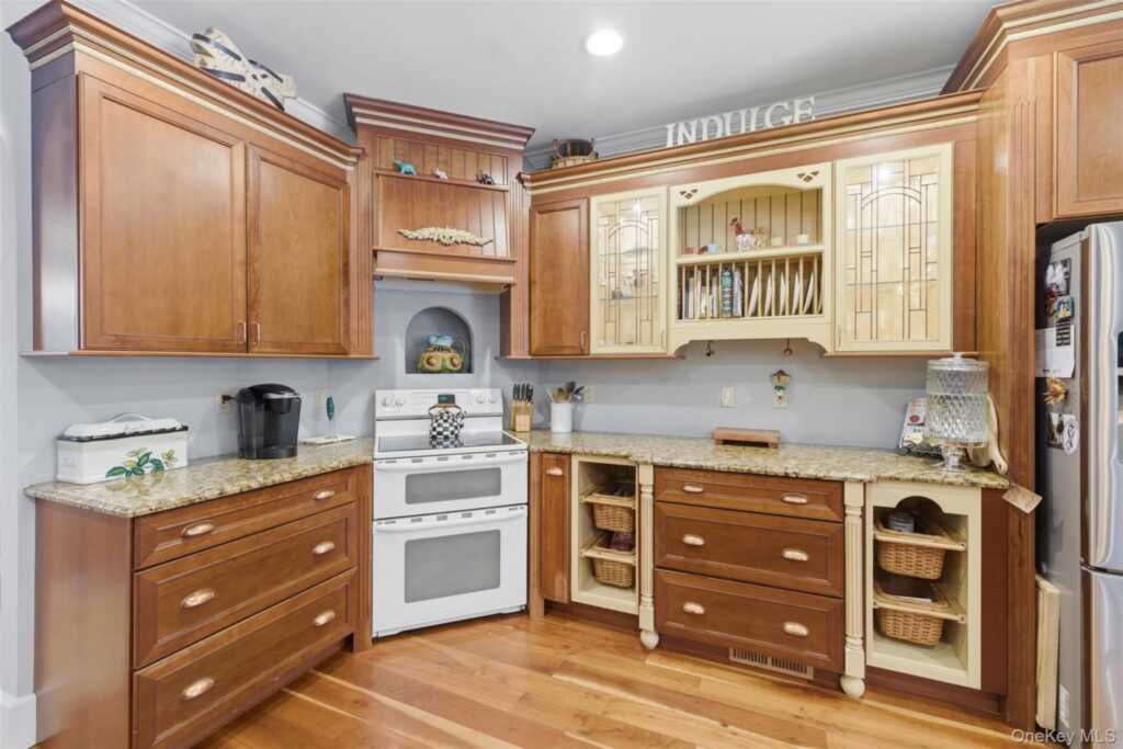 6 Foxwood Road, New Paltz, NY 12561 - Photo 11 of 37