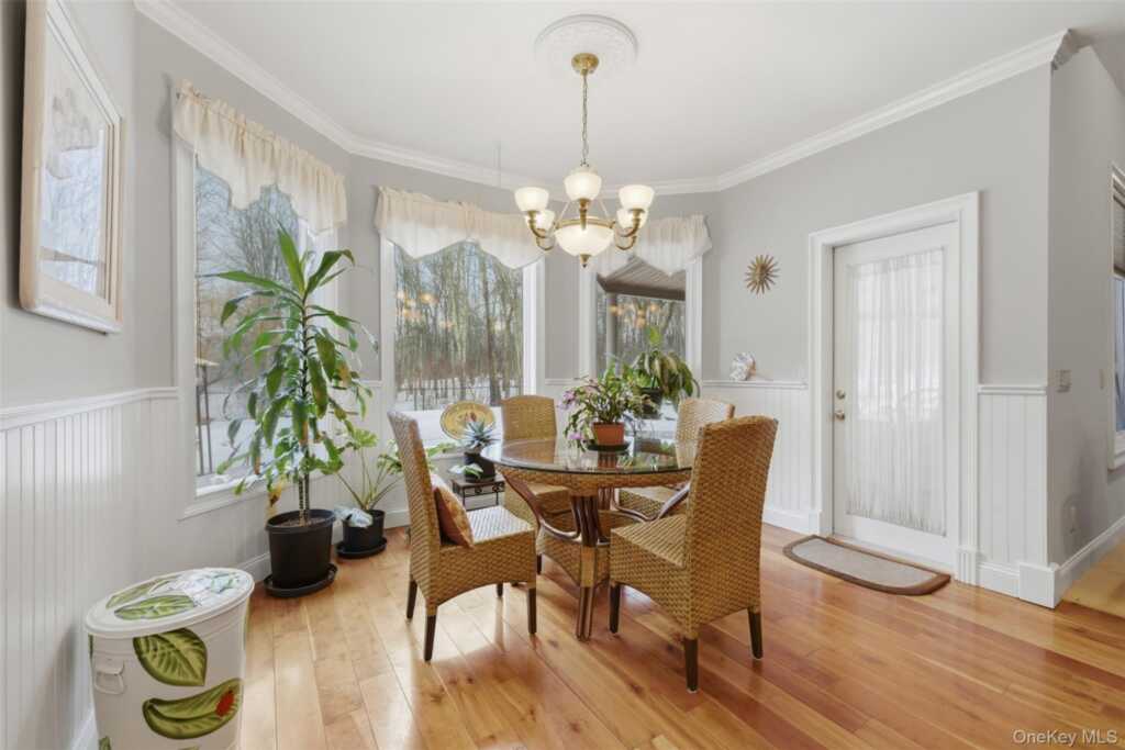 6 Foxwood Road, New Paltz, NY 12561 - Photo 12 of 37